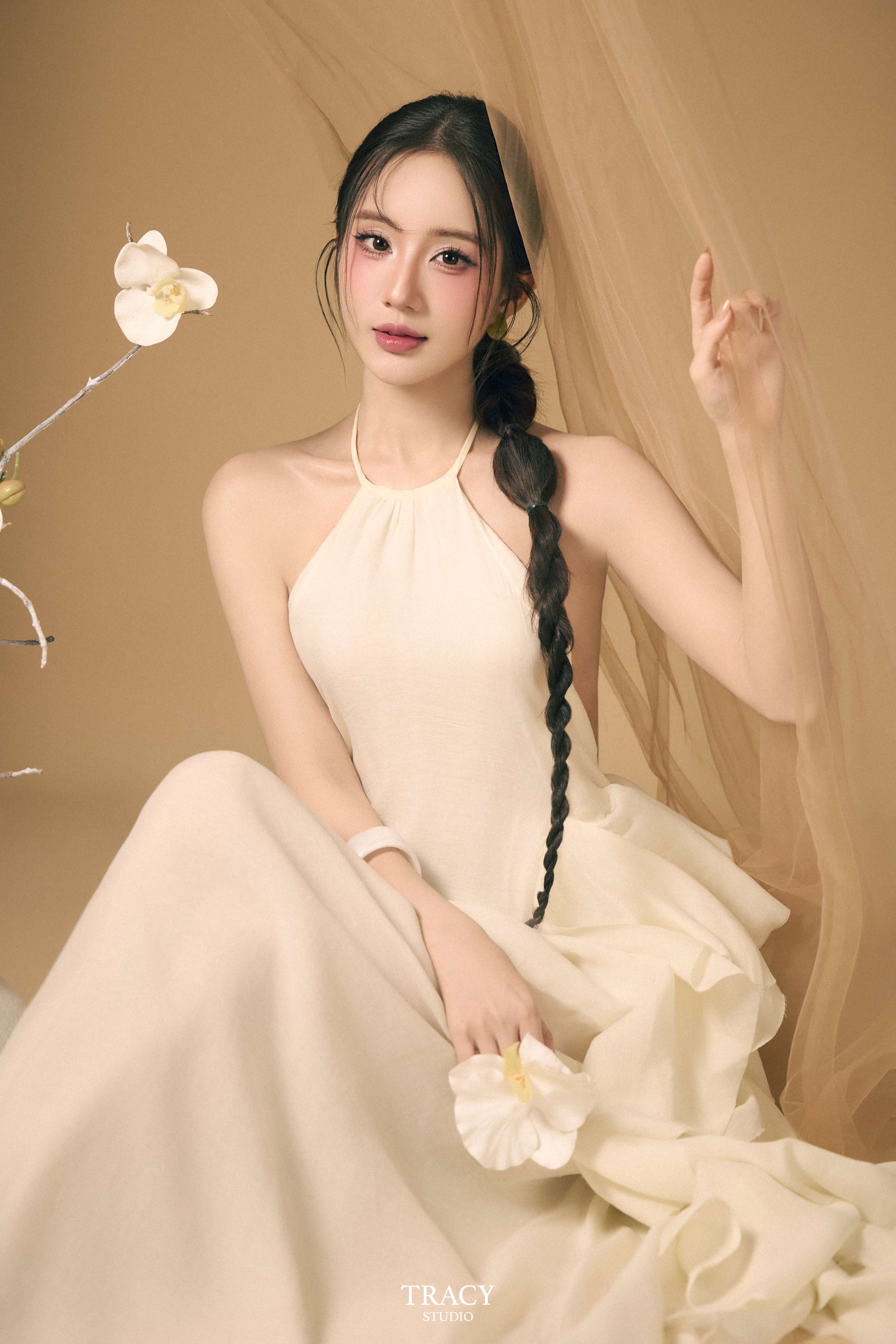 frontend/img/gallery/anh-tet-yem-ao-dai/tracy-studio-chup-concept-yem-tet-van-khe (1).jpg